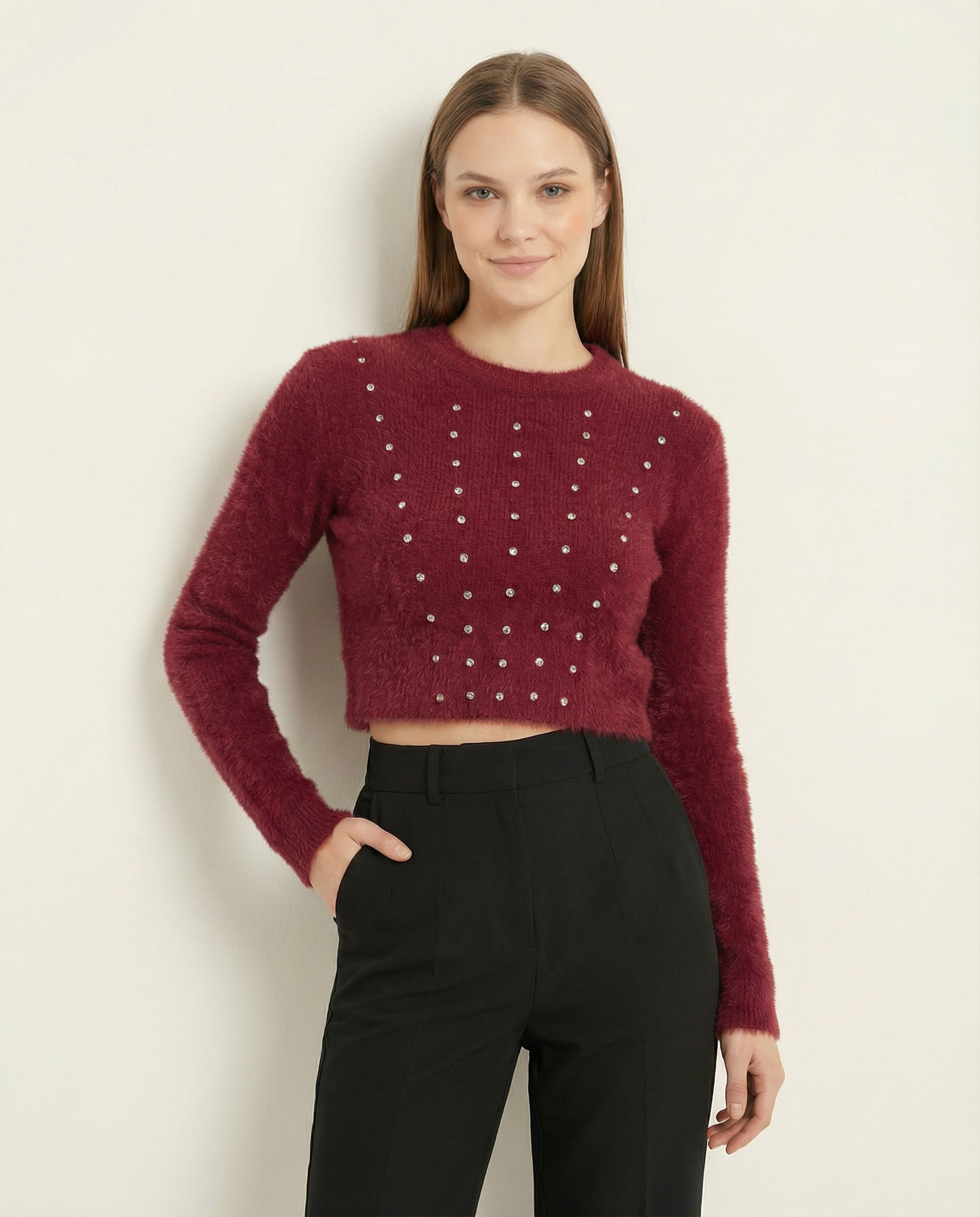 Taş İşlemeli Tüylü Dokulu Bisiklet Yaka Kadın Crop Kazak