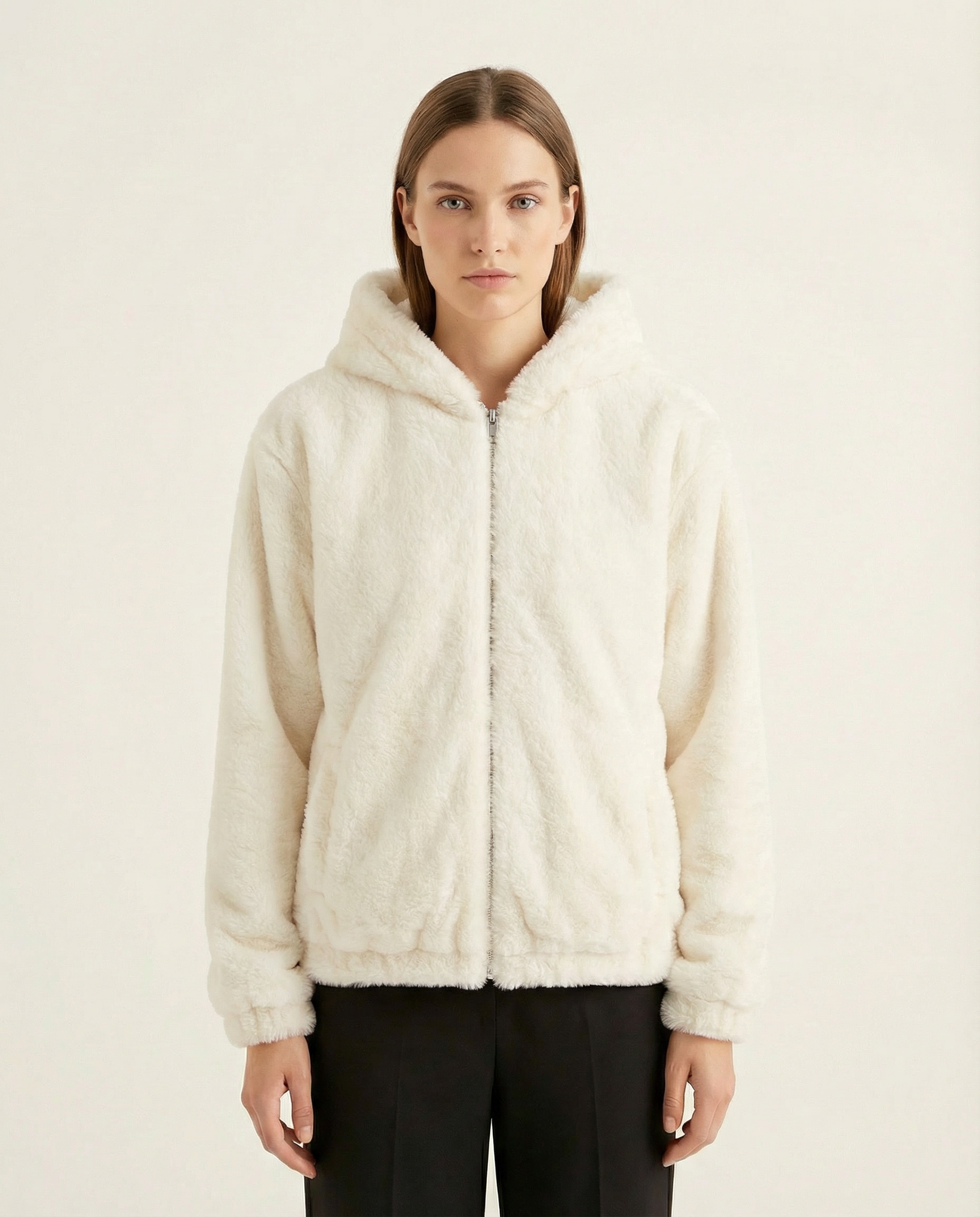 Yumuşak Dokulu Kapüşonlu Fermuarlı Kadın Peluş Mont Ceket