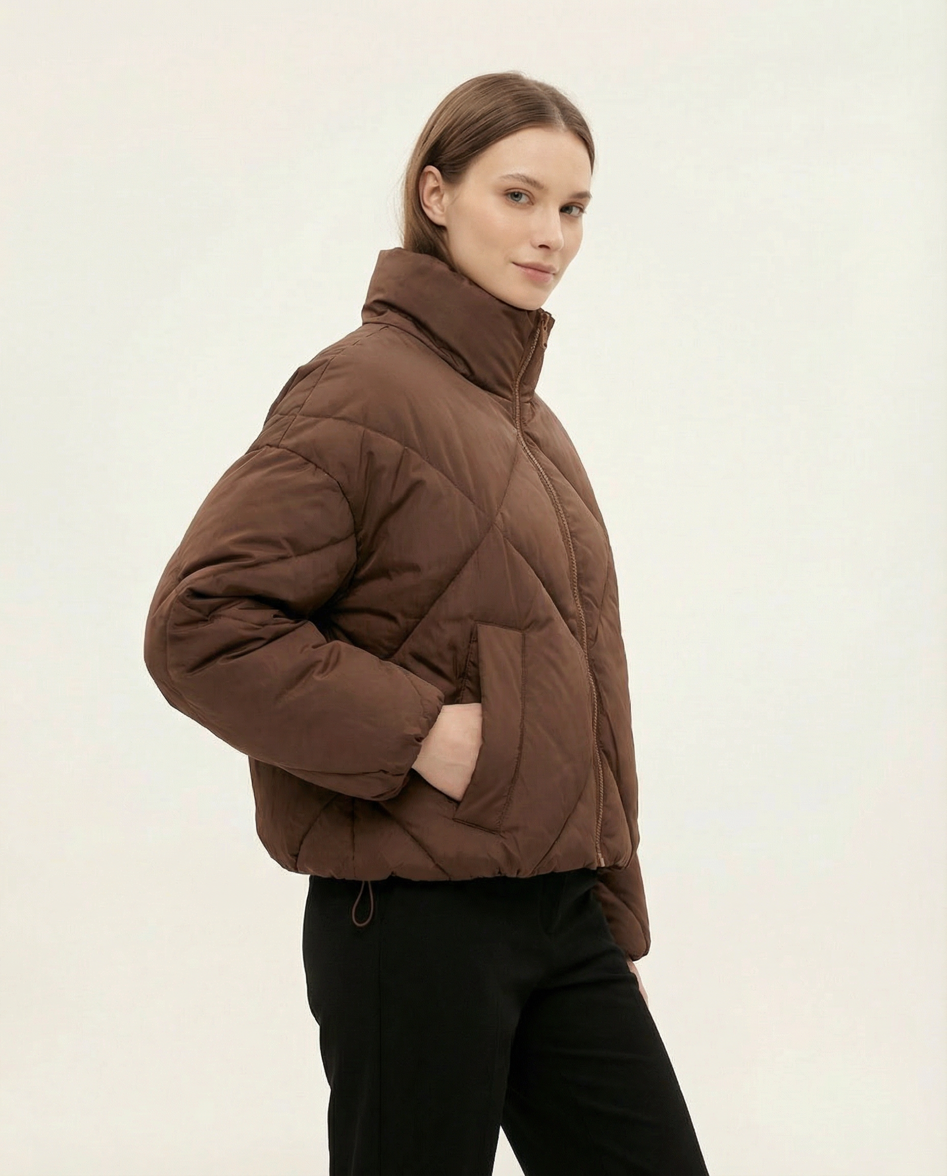 Kadın Acı Kahve Baklava Desenli Dik Yaka Kısa Şişme Mont