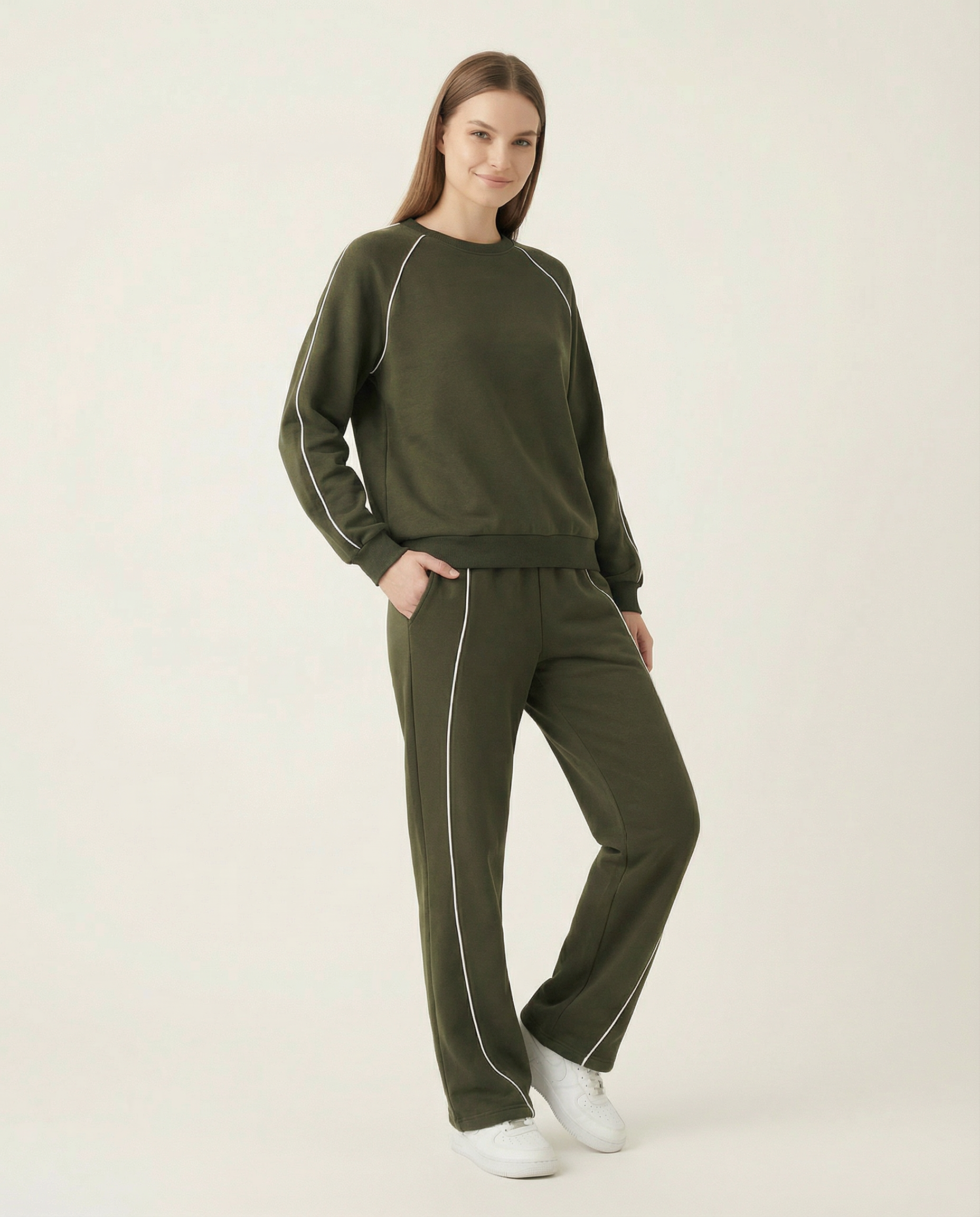 Kadın Şerit Detaylı Bisiklet Yaka Rahat Kesim Eşofman Takımı