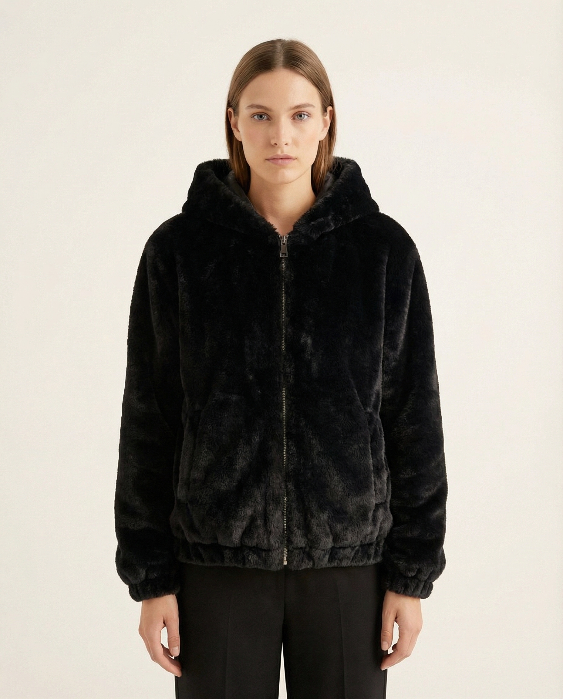 Yumuşak Dokulu Kapüşonlu Fermuarlı Kadın Peluş Mont Ceket