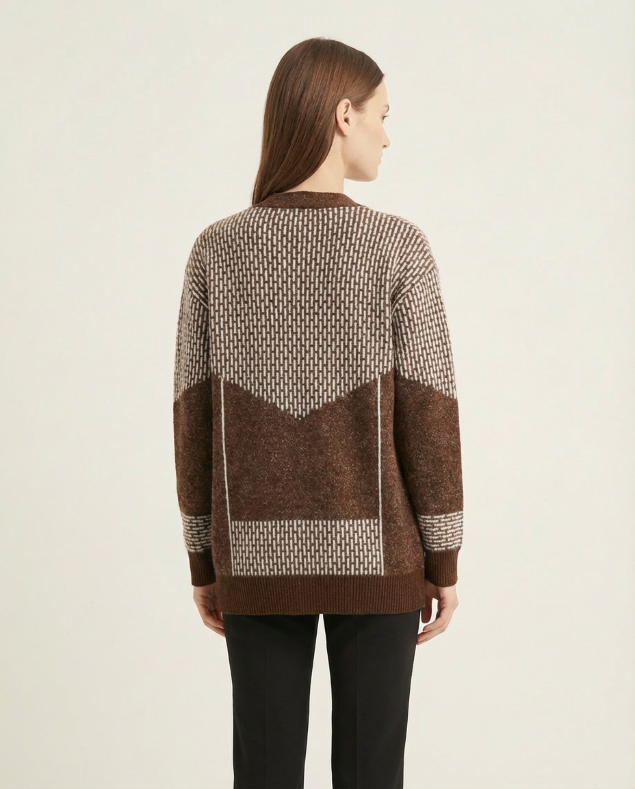 V Yaka Geometrik Desenli Düğmeli Yumuşak Dokulu Kadın Triko Hırka