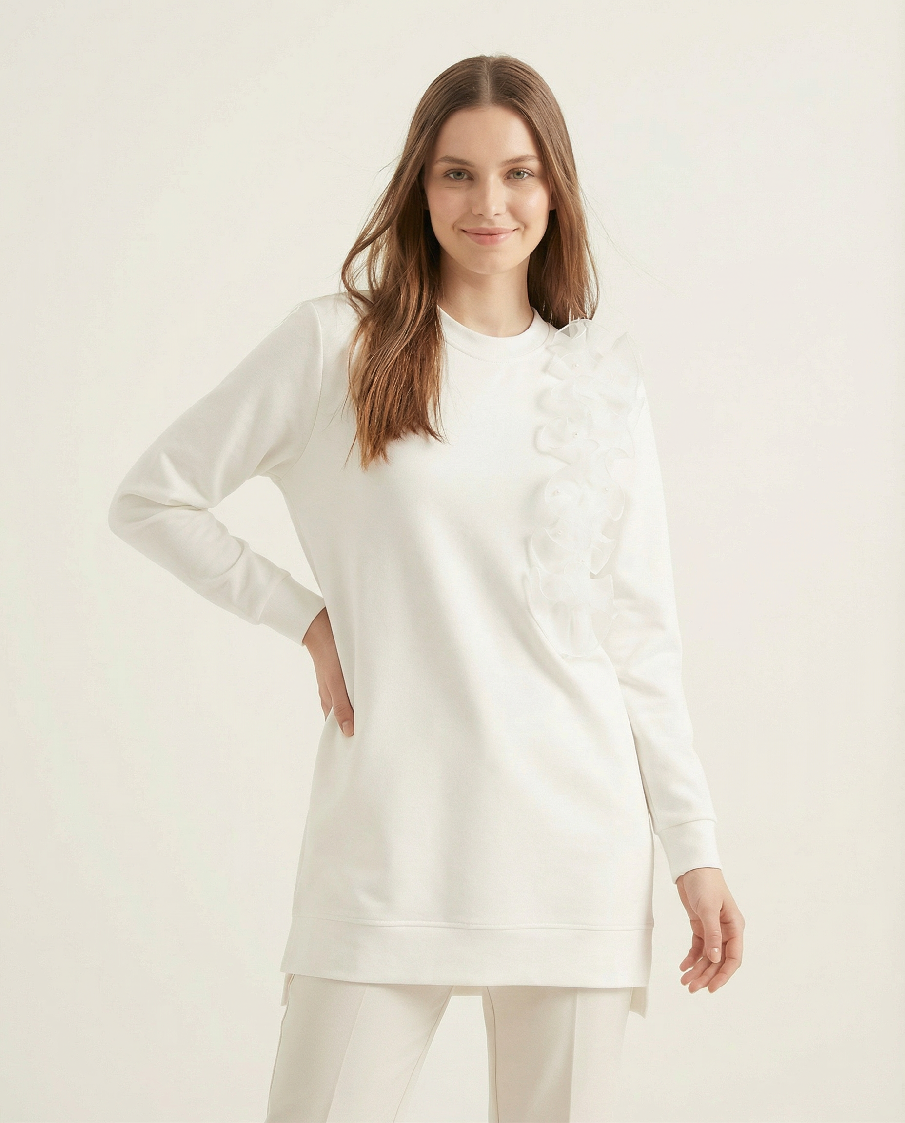 Kadın Ekru İnci İşlemeli Tül Detaylı Uzun Sweatshirt