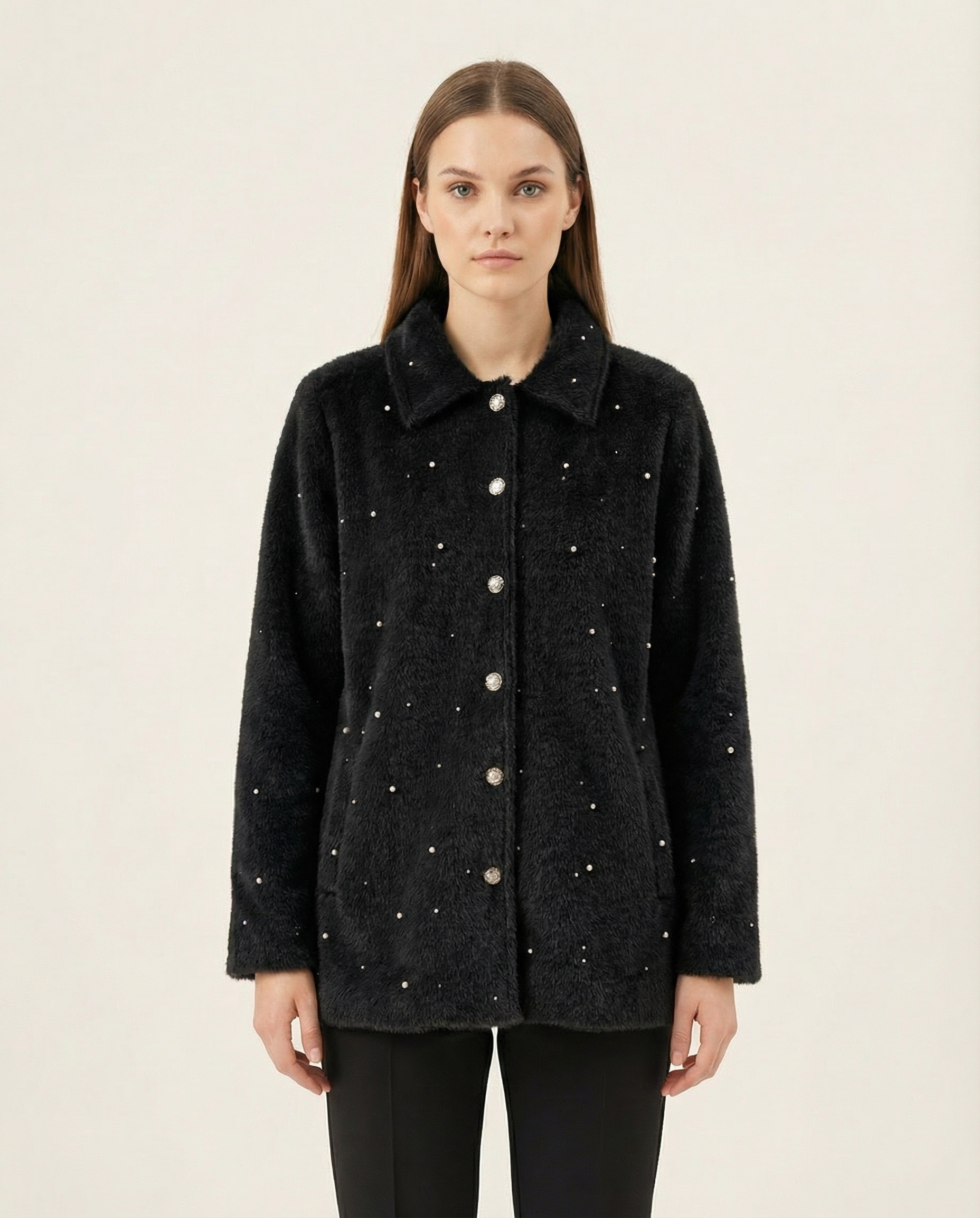 Kadın İncili ve Taş Düğmeli Yumuşak Dokulu Gömlek Yaka Peluş Ceket