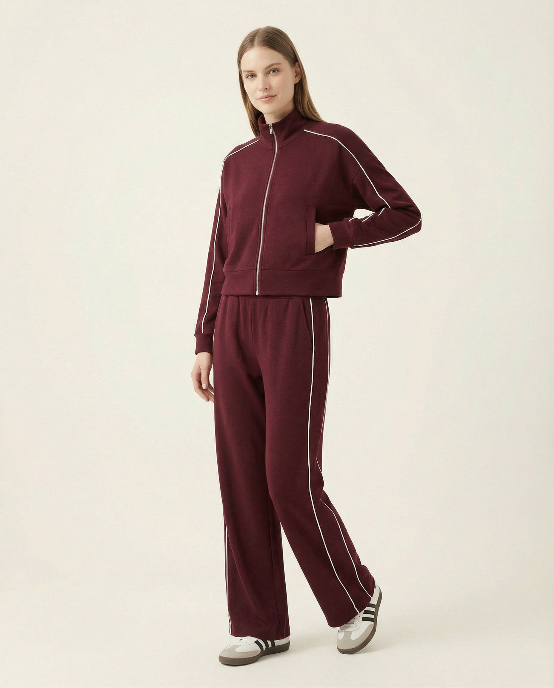 Kadın Şerit Detaylı Dik Yaka Fermuarlı Geniş Paça Eşofman Takımı