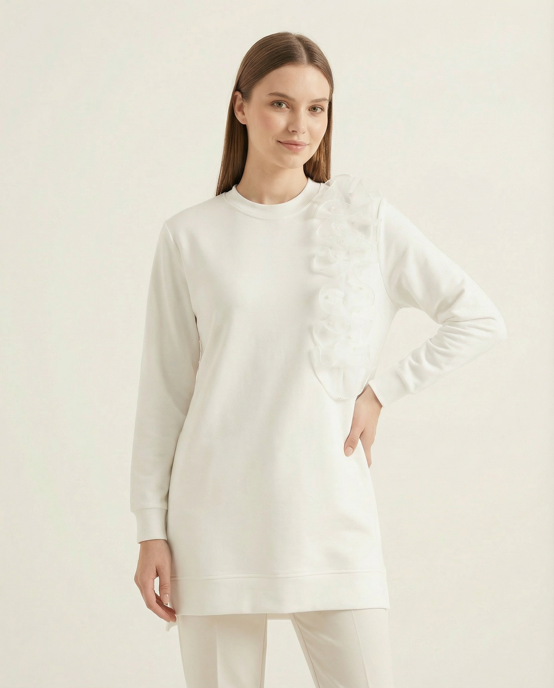 Kadın Ekru İnci İşlemeli Tül Detaylı Uzun Sweatshirt