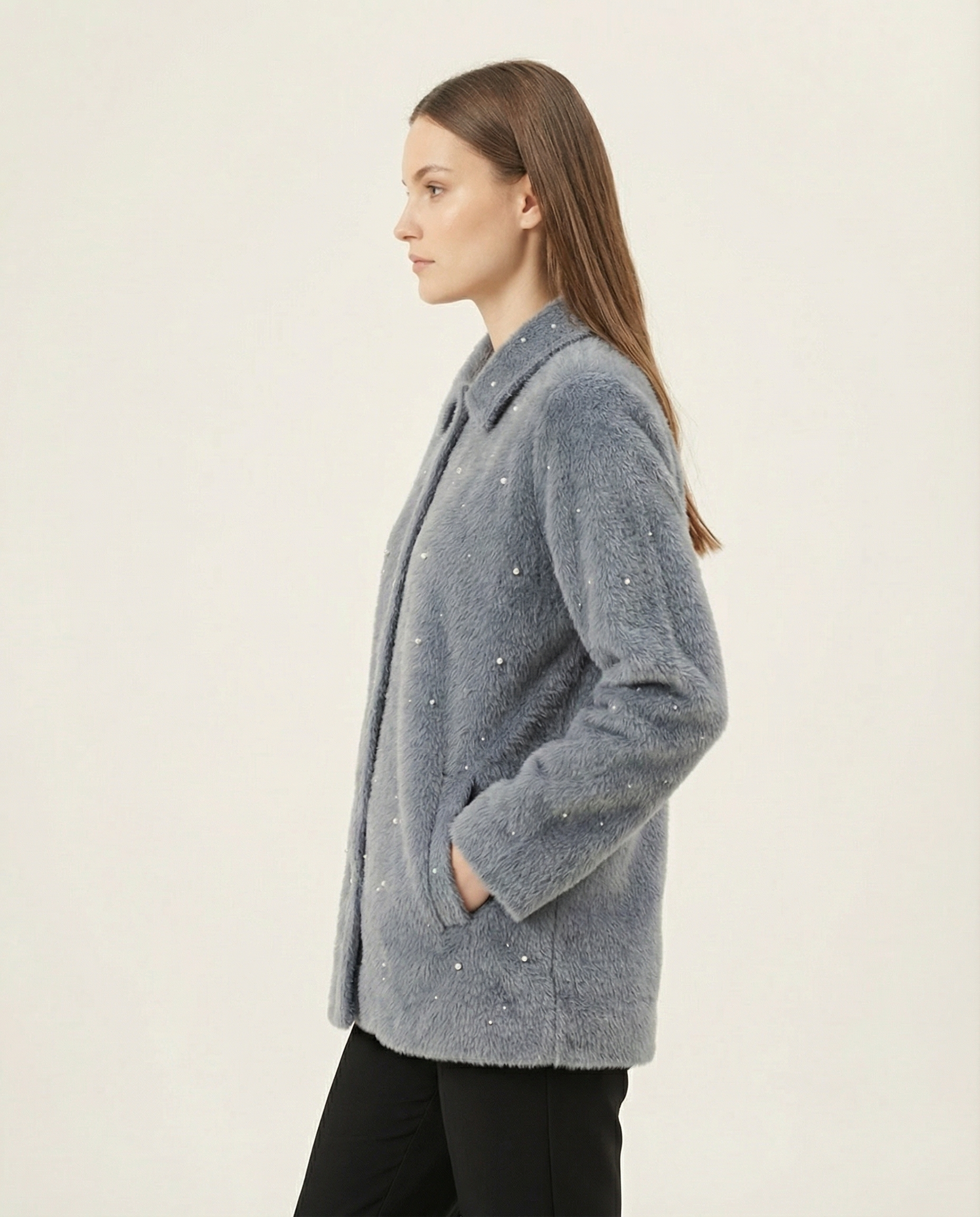 Kadın İncili ve Taş Düğmeli Yumuşak Dokulu Gömlek Yaka Peluş Ceket