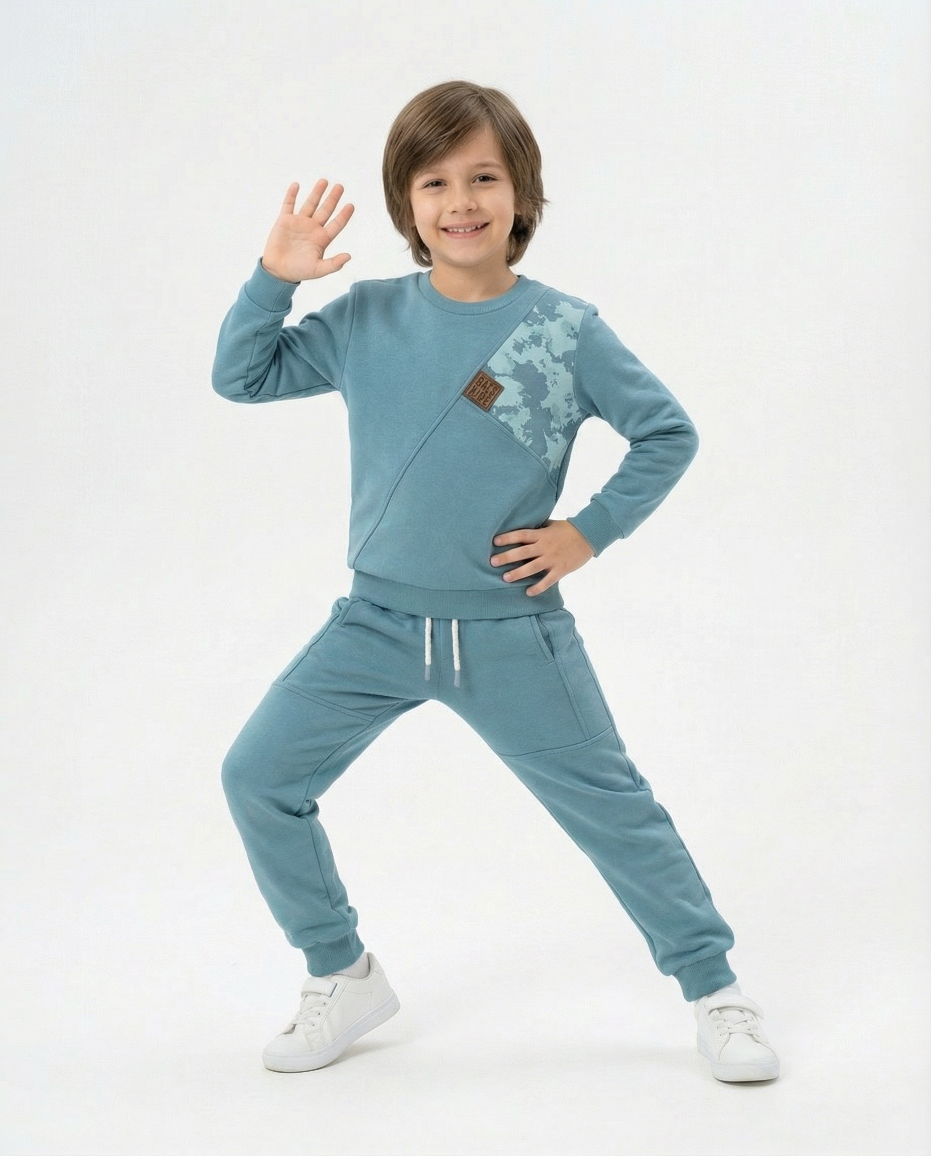 Asimetrik Kesim Desenli Erkek Çocuk Eşofman Takımı