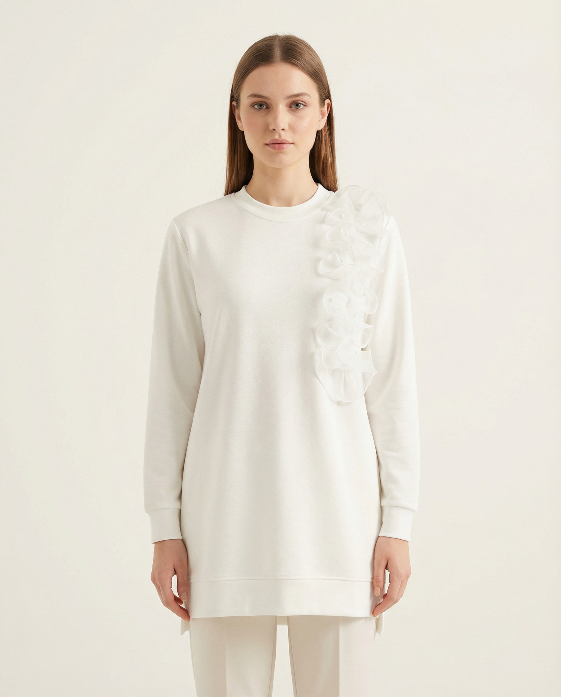 Kadın Ekru İnci İşlemeli Tül Detaylı Uzun Sweatshirt