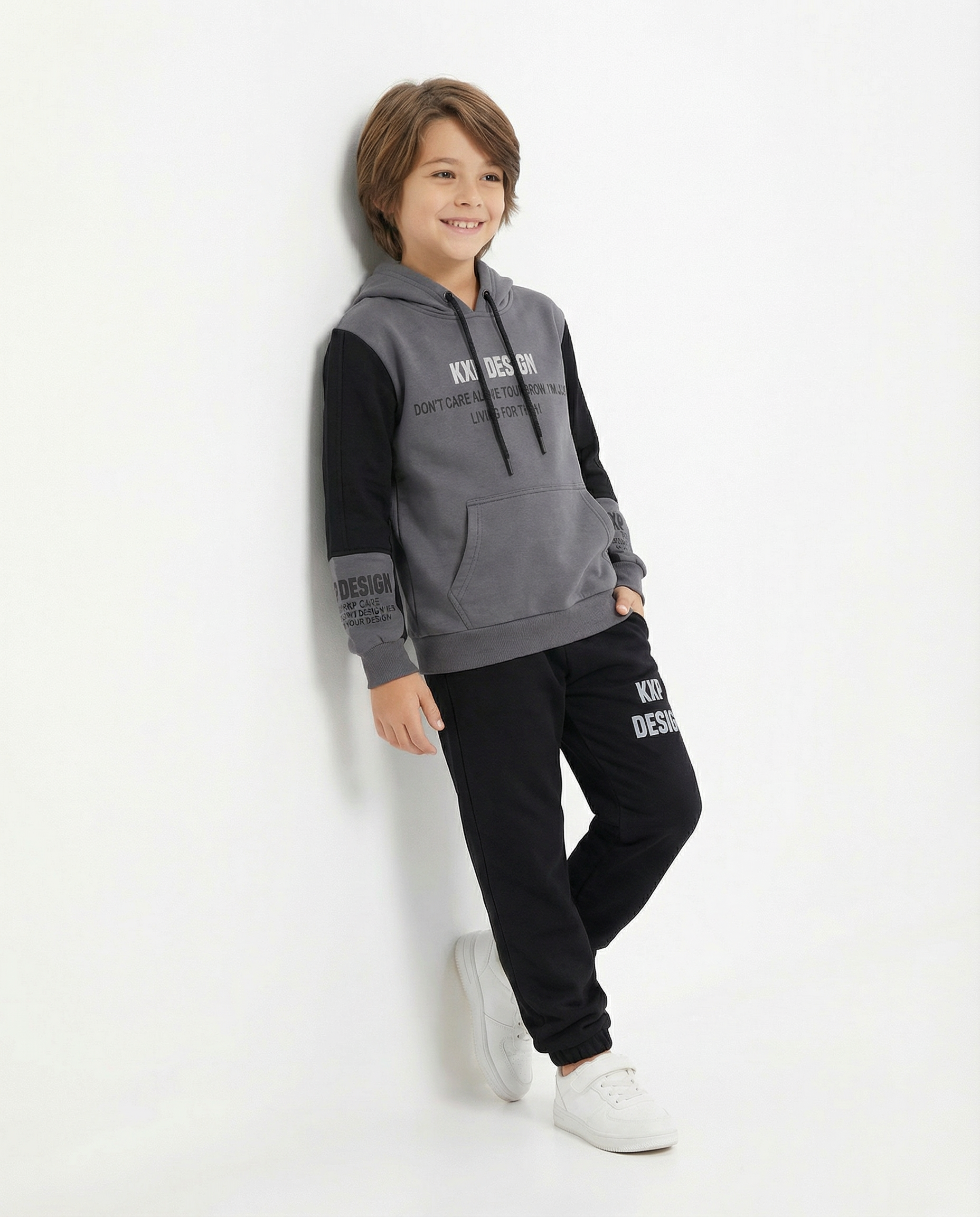 Erkek Çocuk Gri-Siyah Blok Renkli Kapüşonlu Eşofman Takımı
