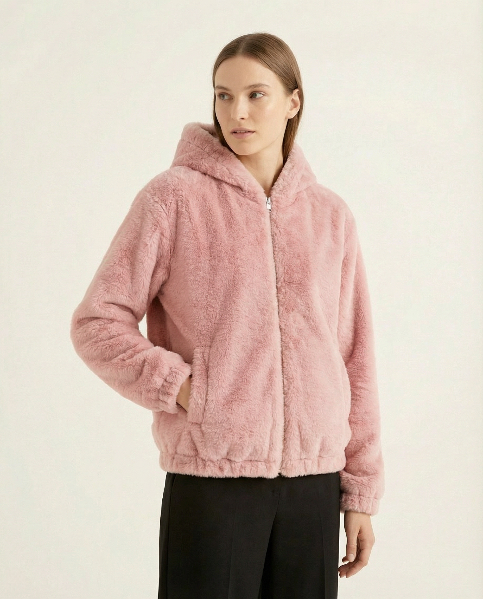 Yumuşak Dokulu Kapüşonlu Fermuarlı Kadın Peluş Mont Ceket