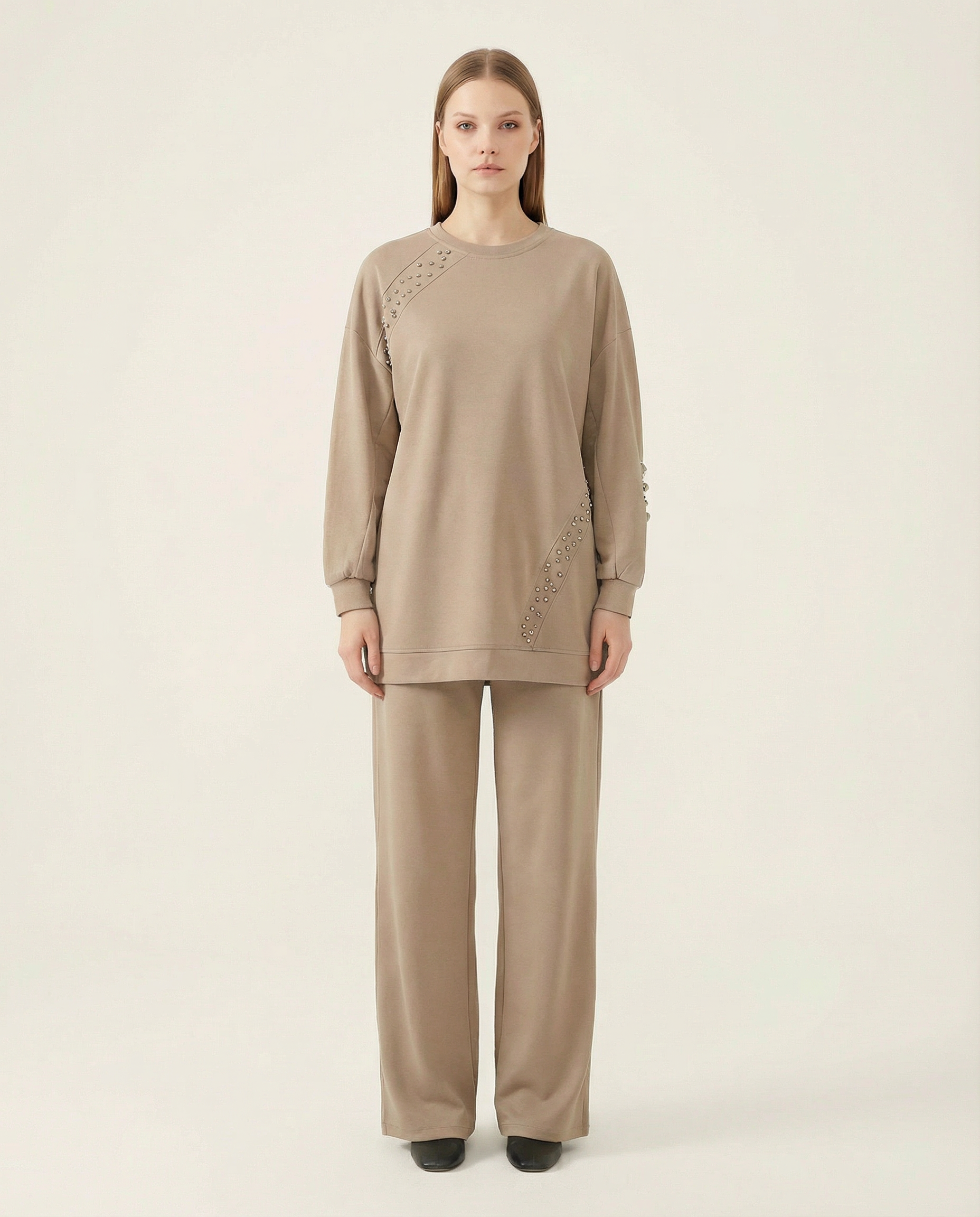 Kadın Siyah İnci Detaylı Bisiklet Yaka Bol Paça İkili Takım